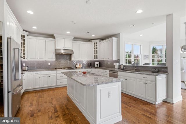 305 GREENBANK LN, Newtown Square, PA 19073
