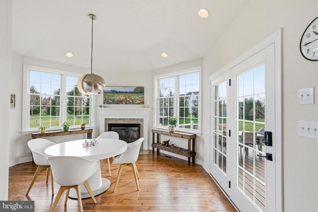 305 GREENBANK LN, Newtown Square, PA 19073
