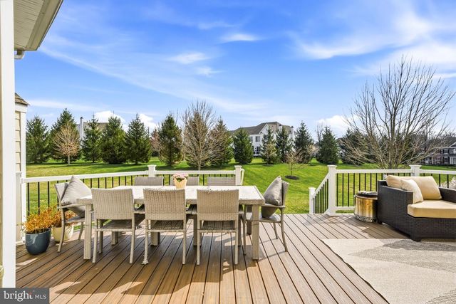 305 GREENBANK LN, Newtown Square, PA 19073