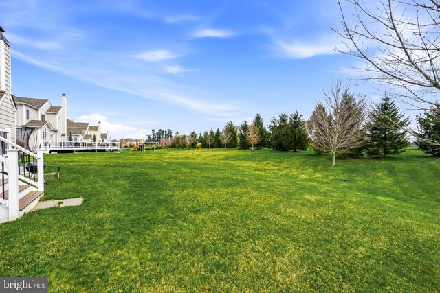 305 GREENBANK LN, Newtown Square, PA 19073