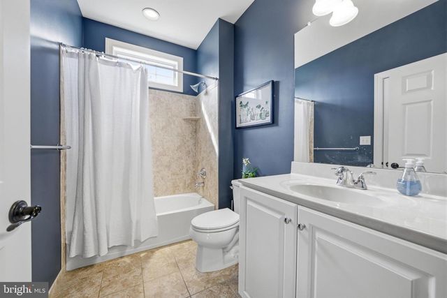 305 GREENBANK LN, Newtown Square, PA 19073