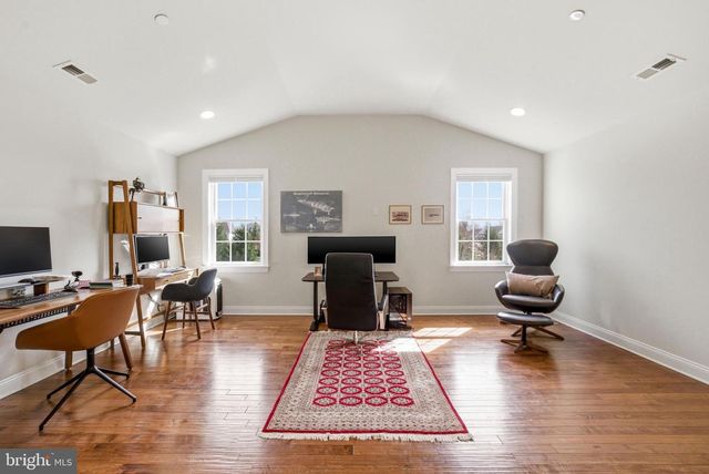 305 GREENBANK LN, Newtown Square, PA 19073