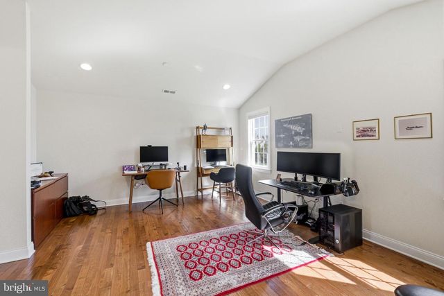 305 GREENBANK LN, Newtown Square, PA 19073