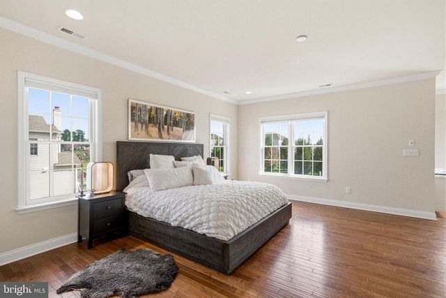 305 GREENBANK LN, Newtown Square, PA 19073