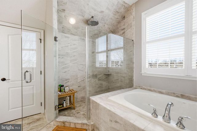 305 GREENBANK LN, Newtown Square, PA 19073