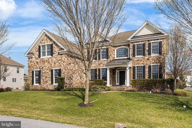 305 GREENBANK LN, Newtown Square, PA 19073