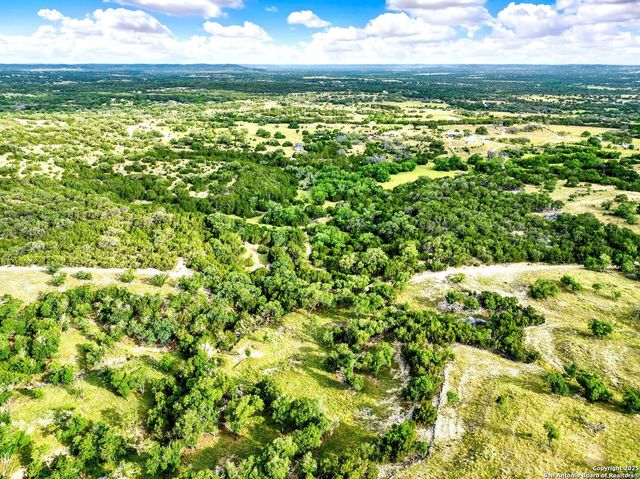 461 Royal Ridge, Bandera, TX 78003