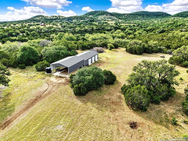 461 Royal Ridge, Bandera, TX 78003