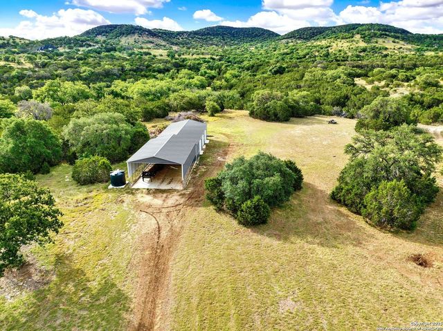461 Royal Ridge, Bandera, TX 78003