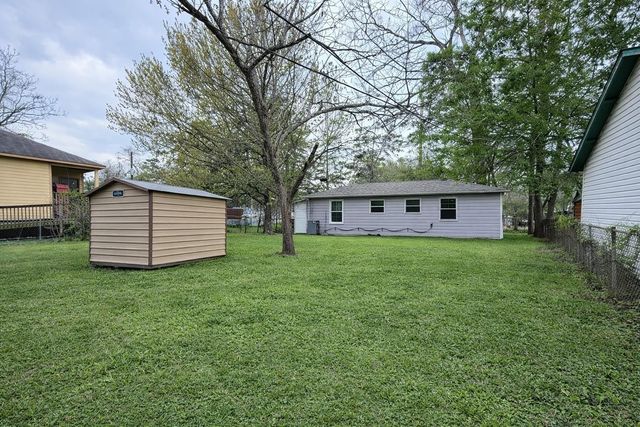 10341 Caxton Street, Houston, TX 77016