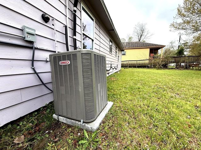 10341 Caxton Street, Houston, TX 77016