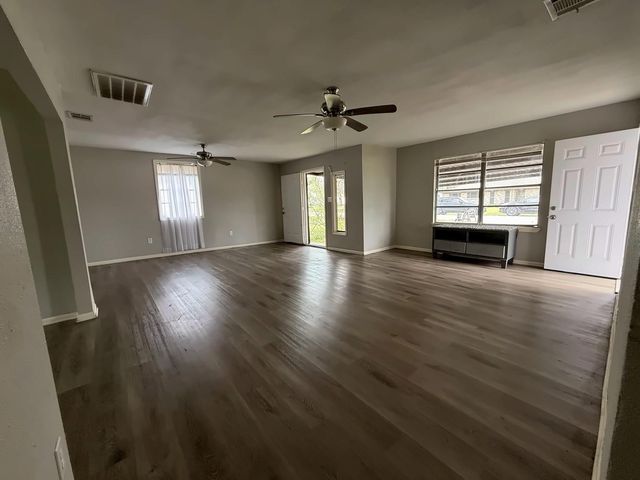 10341 Caxton Street, Houston, TX 77016