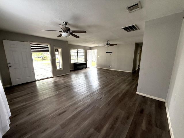 10341 Caxton Street, Houston, TX 77016