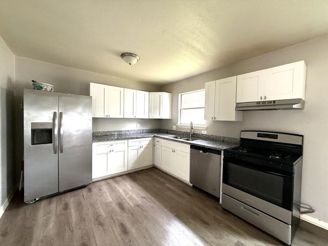 10341 Caxton Street, Houston, TX 77016