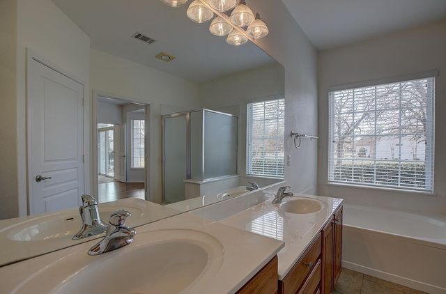 207 Monarch TRL, Georgetown, TX 78633