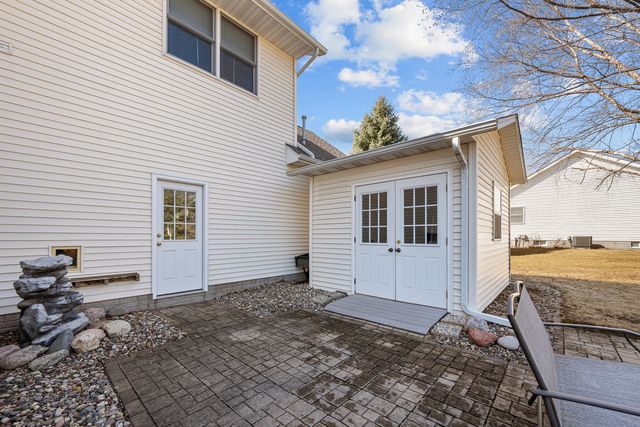 12381 71st Avenue, Blue Grass, IA 52726