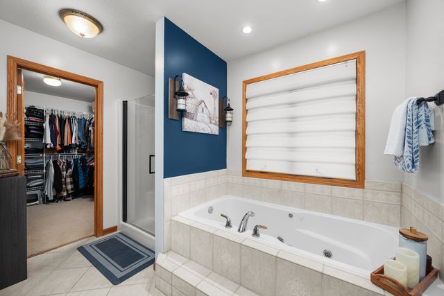 12381 71st Avenue, Blue Grass, IA 52726