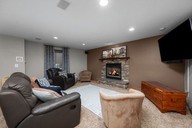 12381 71st Avenue, Blue Grass, IA 52726