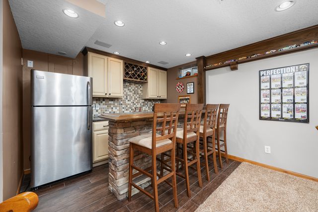 12381 71st Avenue, Blue Grass, IA 52726