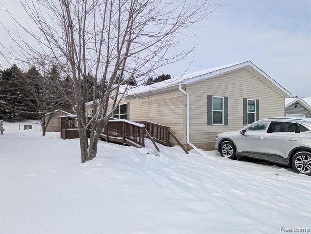 7 Brookfield, Swartz Creek, MI 48473