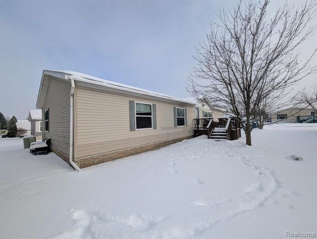 7 Brookfield, Swartz Creek, MI 48473