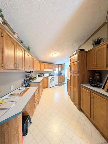 7 Brookfield, Swartz Creek, MI 48473