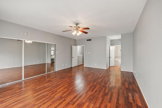 346 Wilcrest Drive 346, Houston, TX 77042
