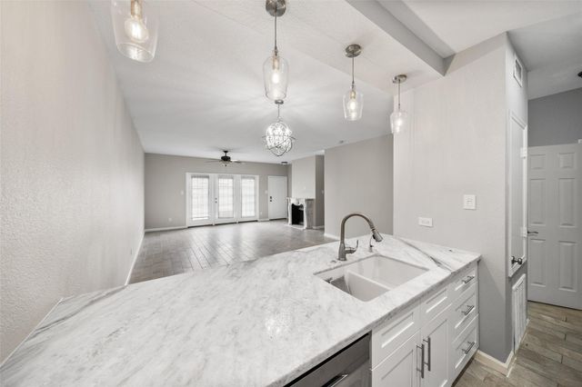 346 Wilcrest Drive 346, Houston, TX 77042