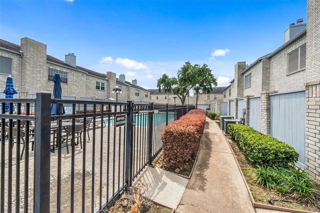 346 Wilcrest Drive 346, Houston, TX 77042