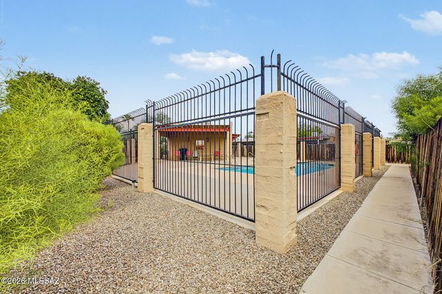 1873 W La Osa Street, Tucson, AZ 85705