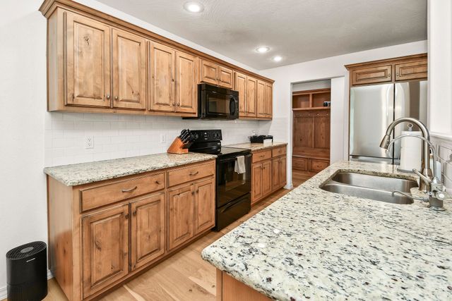858 Capitol Hill Drive, Rogersville, MO 65742