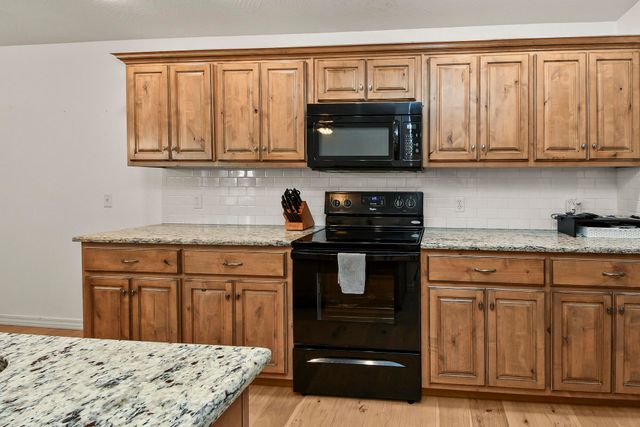 858 Capitol Hill Drive, Rogersville, MO 65742