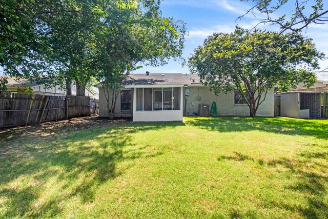 7217 Knight Drive, The Colony, TX 75056
