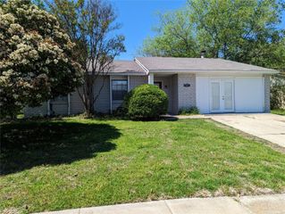 7217 Knight Drive, The Colony, TX 75056