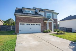 634 Whirlaway Dr, Burns, TN 37029