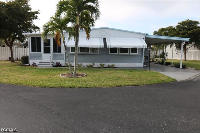 116 Coachlight DR, Fort Myers, FL 33908