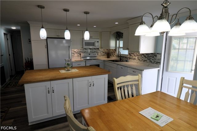116 Coachlight DR, Fort Myers, FL 33908