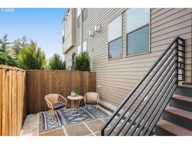 5475 N BOWDOIN St A, Portland, OR 97203