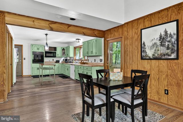 132 BOBCAT DR, Berkeley Springs, WV 25411