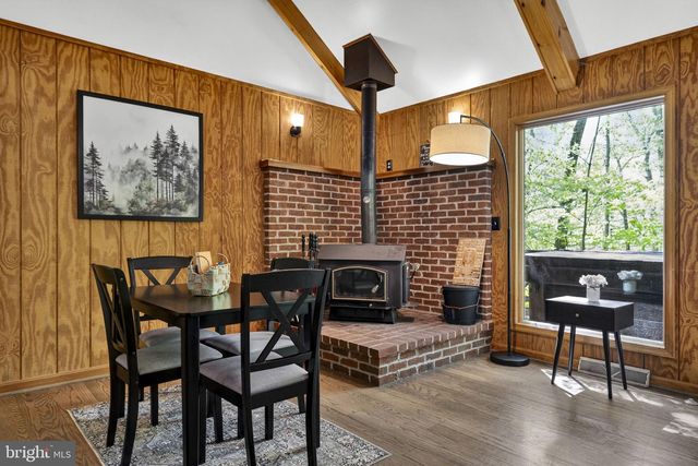 132 BOBCAT DR, Berkeley Springs, WV 25411