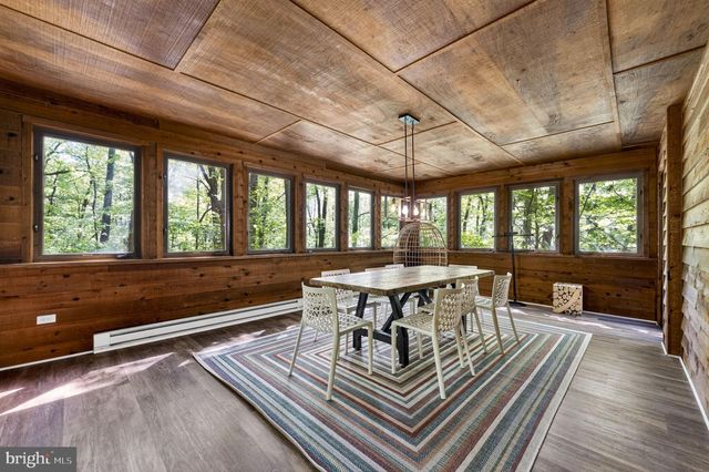 132 BOBCAT DR, Berkeley Springs, WV 25411