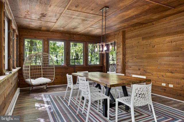 132 BOBCAT DR, Berkeley Springs, WV 25411