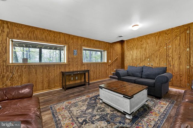 132 BOBCAT DR, Berkeley Springs, WV 25411