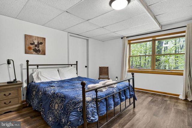 132 BOBCAT DR, Berkeley Springs, WV 25411