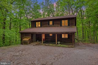 132 BOBCAT DR, Berkeley Springs, WV 25411