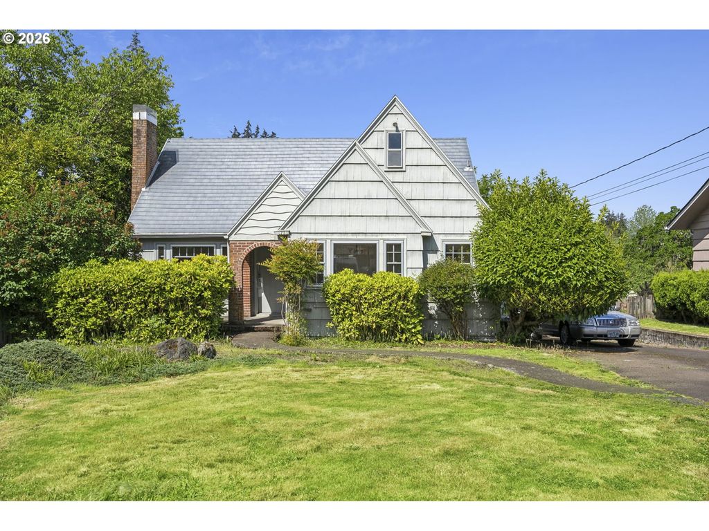 Image 1 of property listing at 731 Nw YAMHILL St, Mc Minnville, OR 97128