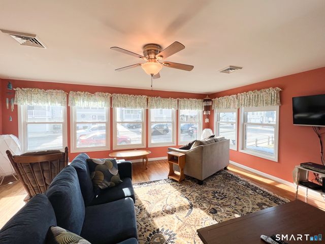 754 East Broadway, Milford, CT 06460
