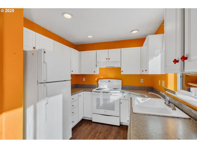 4805 LEONARD St, Netarts, OR 97143