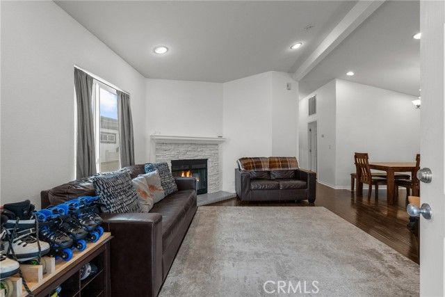 21500 Lassen St 180, Chatsworth (los Angeles), CA 91311