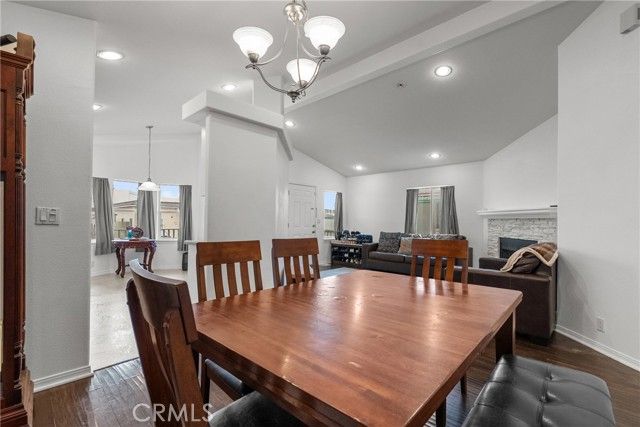 21500 Lassen St 180, Chatsworth (los Angeles), CA 91311